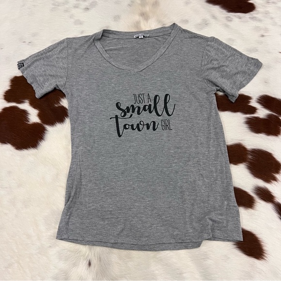 Gray Small Town Girl T-Shirt - Picture 1 of 7